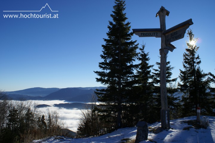 "Das Miteinander, nicht das Gegeneinander, ist der Weg." Wegweiser zum Innehalten an der Waldburgangerhütte.